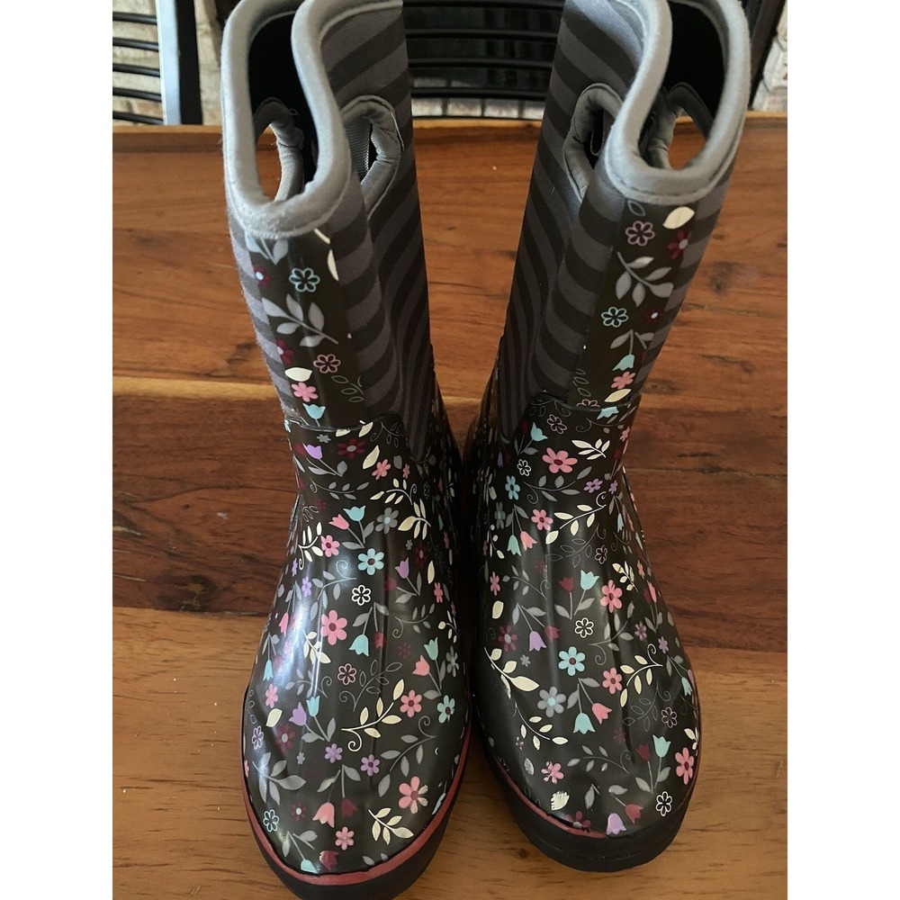 Bogs Style boots 12 girls floral handles winter snow